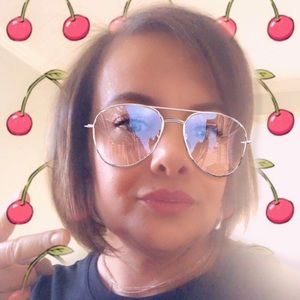 Meet your Posher, Gina